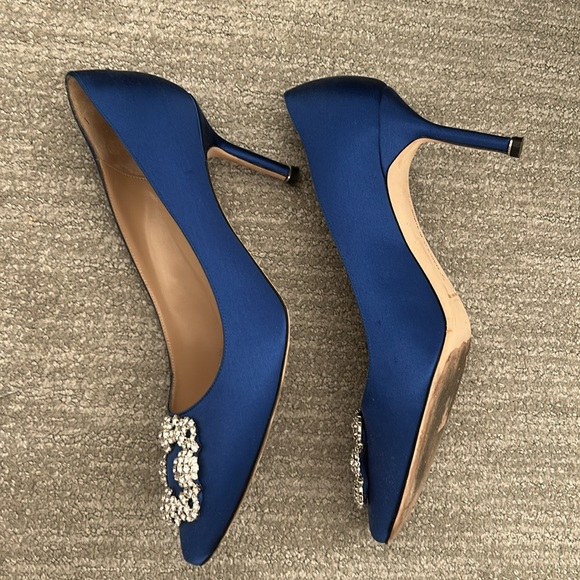 Manolo Blahnik Blue Heels with Embellished Buckle - Picture 3 of 7